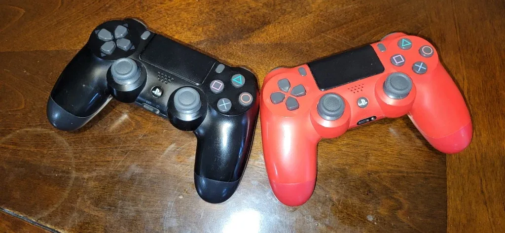 Playstation 4 Pro 1 TB with Vertical Stand & 2 Controllers image indicator(2)