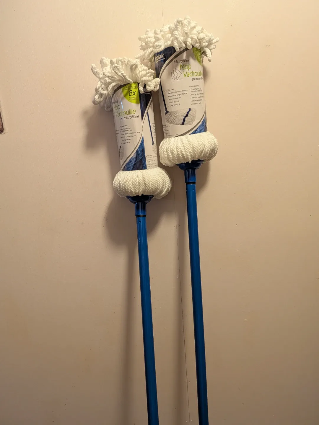 Two Kodiak Microfiber Mops - New image indicator(2)