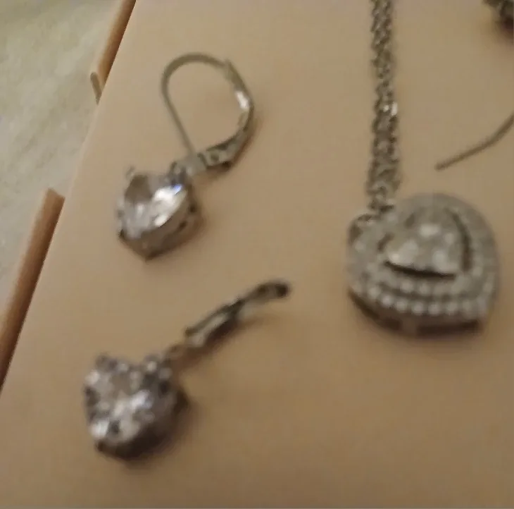 Necklace and Earring Set image indicator(3)