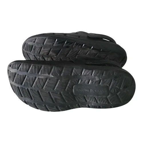 Hugger Shark Clogs size 11 image indicator(4)