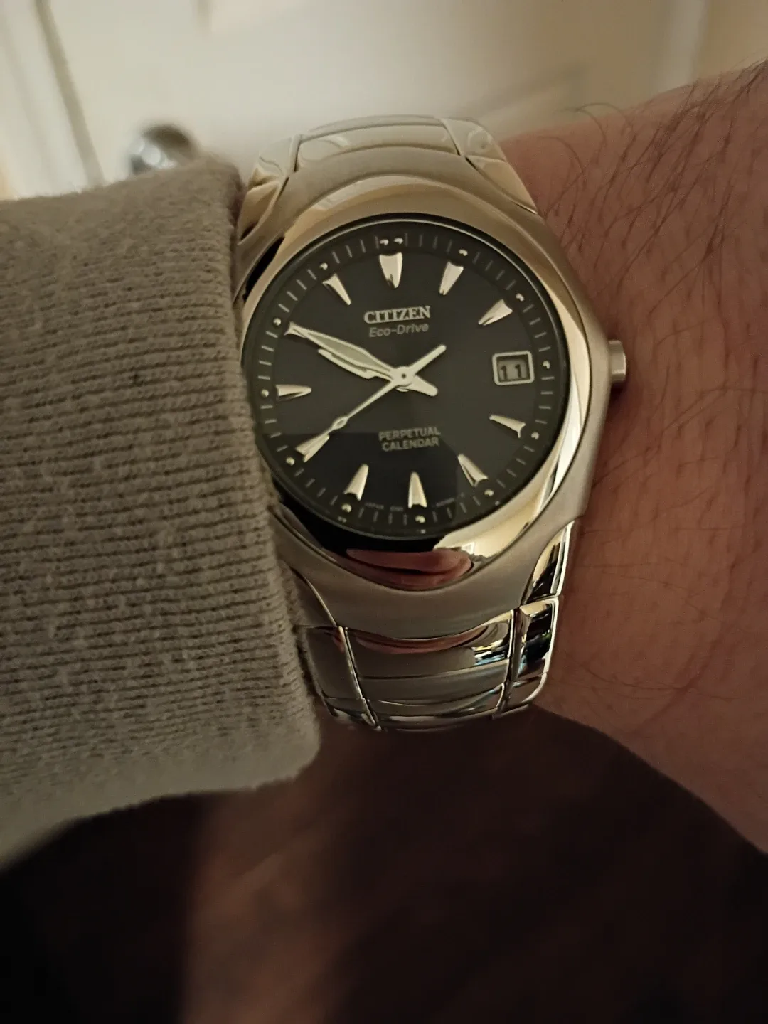 Citizen Eco-Drive Perpetual Calendar Watch image indicator(3)