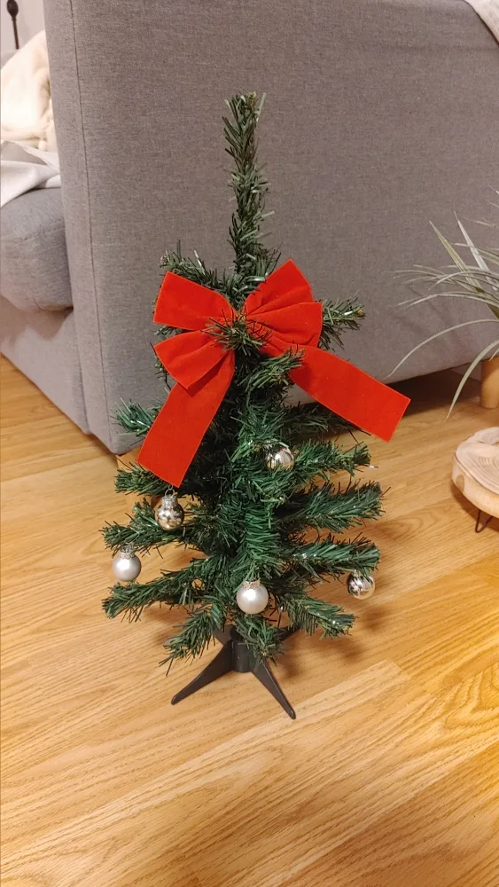 Christmas Tree with Red Bow New