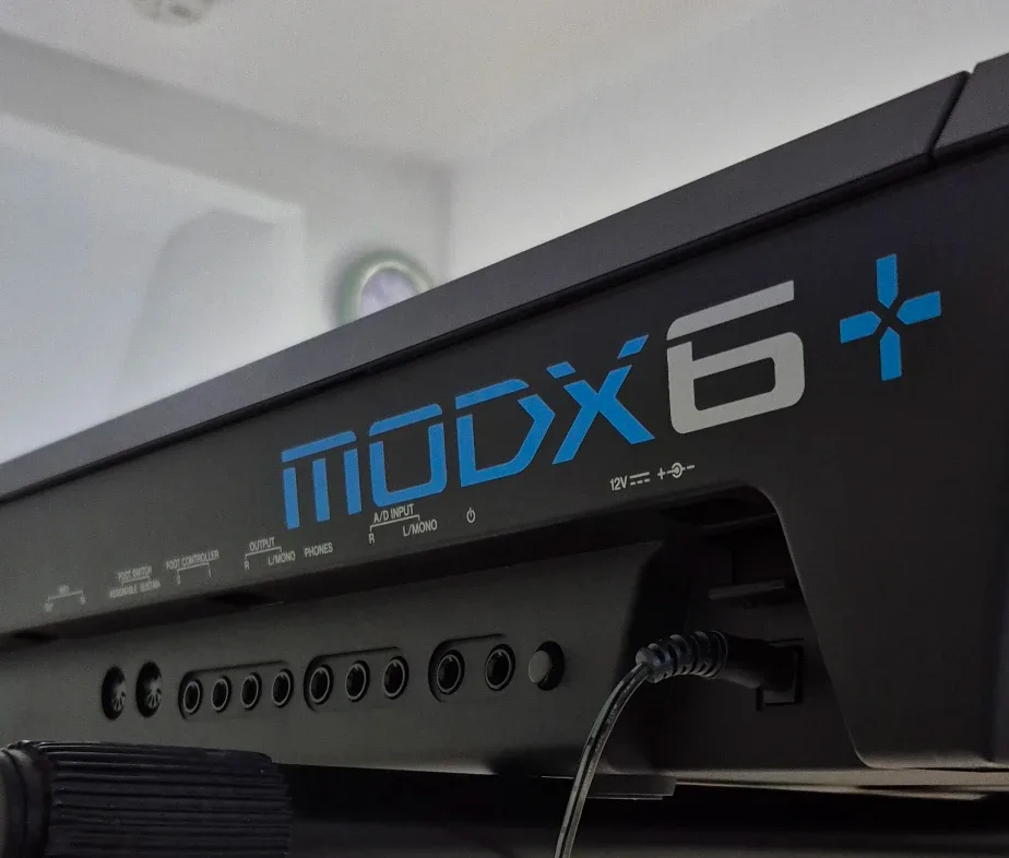 Yamaha MODX6+ Music Synthesizer image indicator(5)