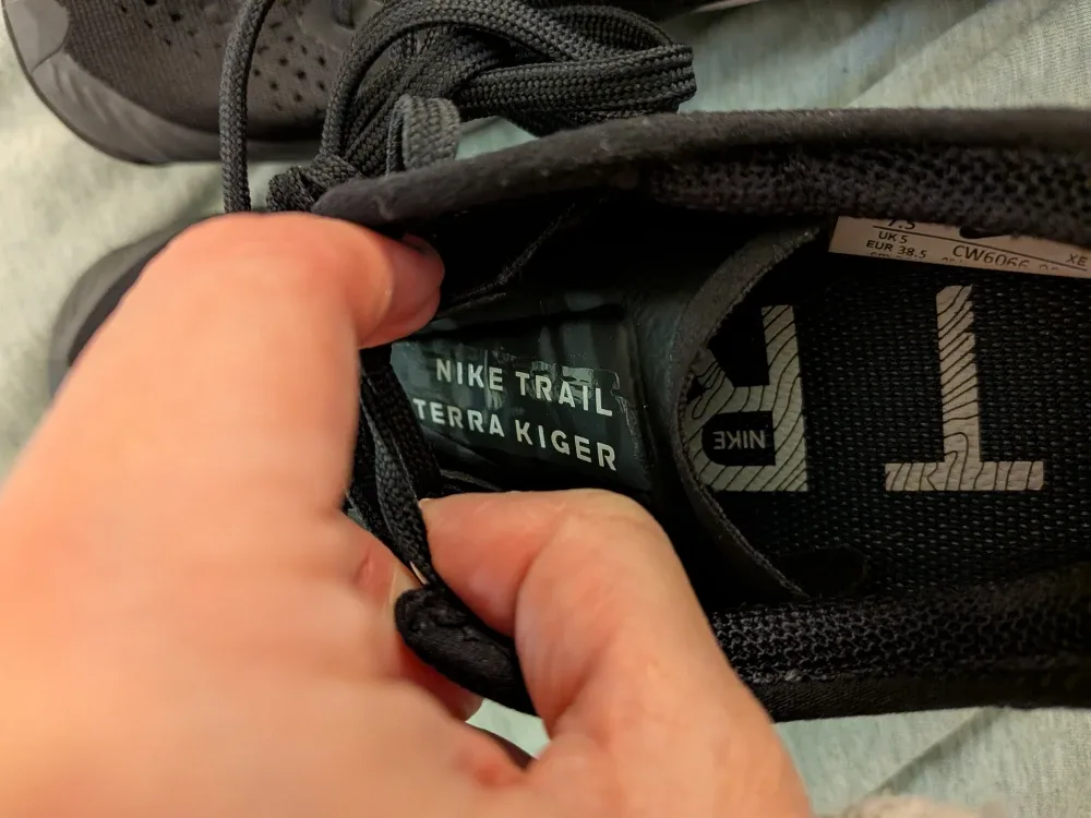 Nike Women's Air Zoom Terra Kiger Shoes Sneakers image indicator(5)