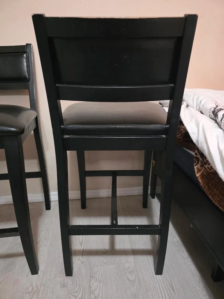 Set of 2 Black Bar Stools image indicator(4)