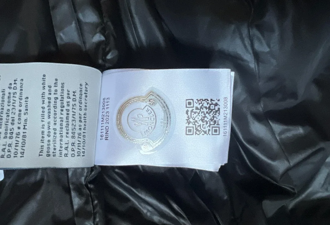 Moncler Black Padded Down Jacket - Size L image indicator(4)