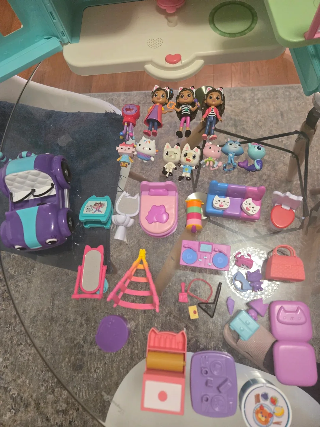 Gabby's Dollhouse Playset with Figures & Accessories image indicator(2)