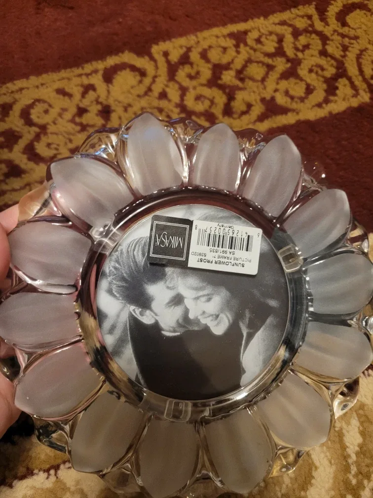 Mikasa Sunflower Frost Picture Frame image indicator(3)