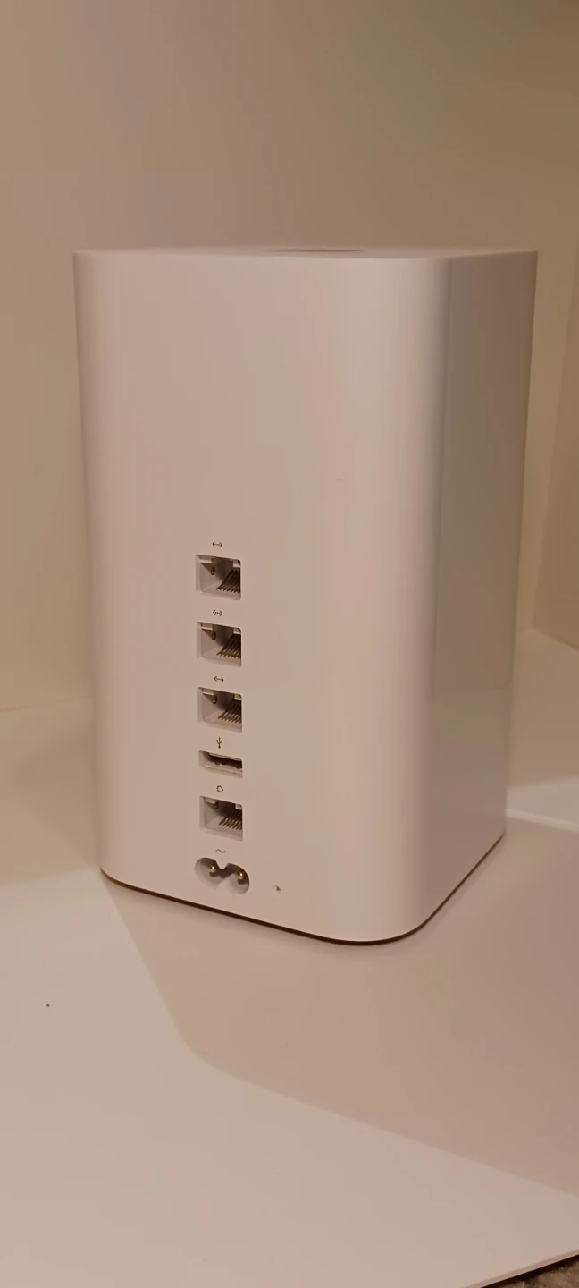 Apple AirPort Extreme Base Station - photo 2