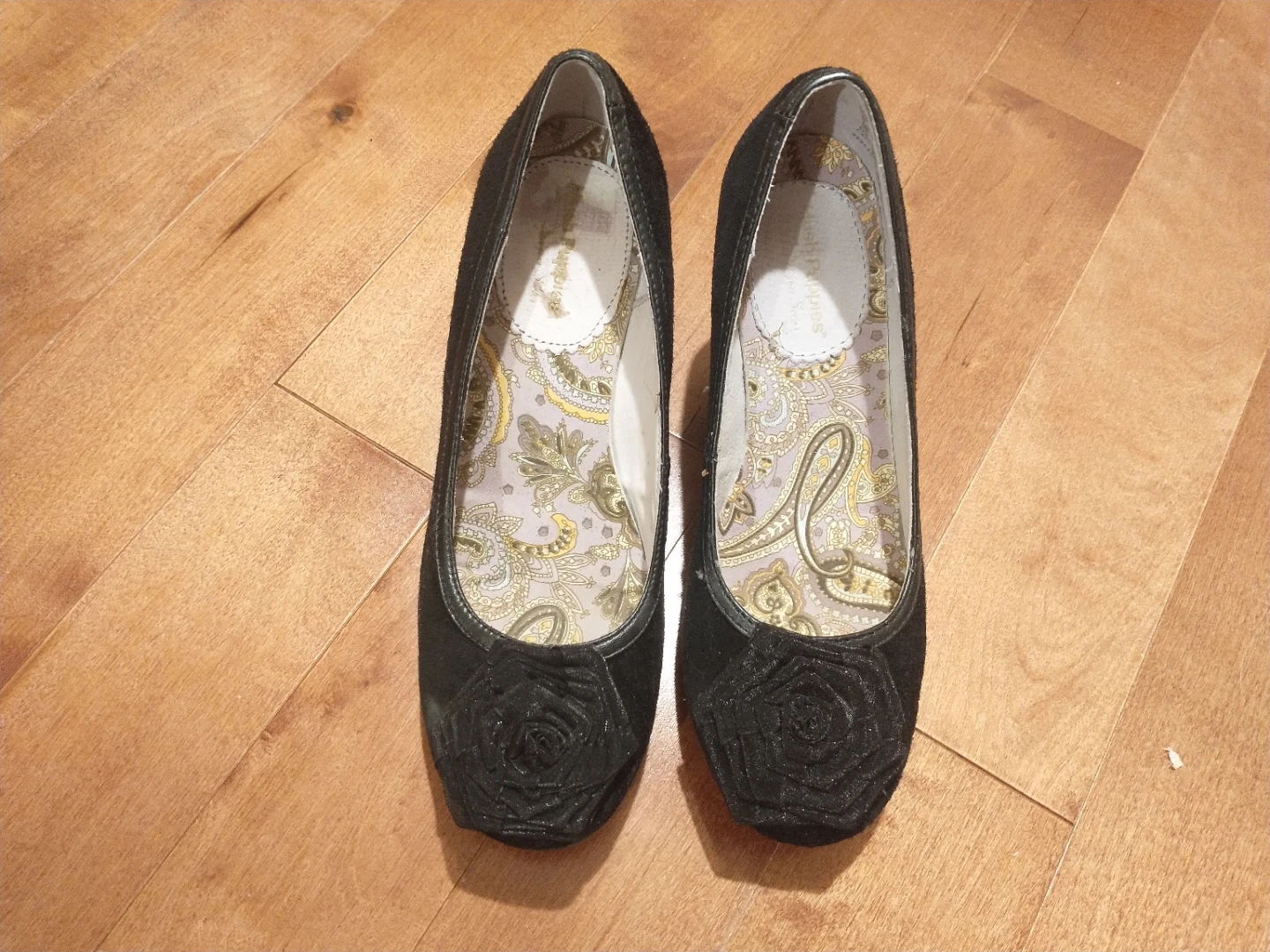 Hush Puppies black pumps with rose detail size 5.5 - photo 3