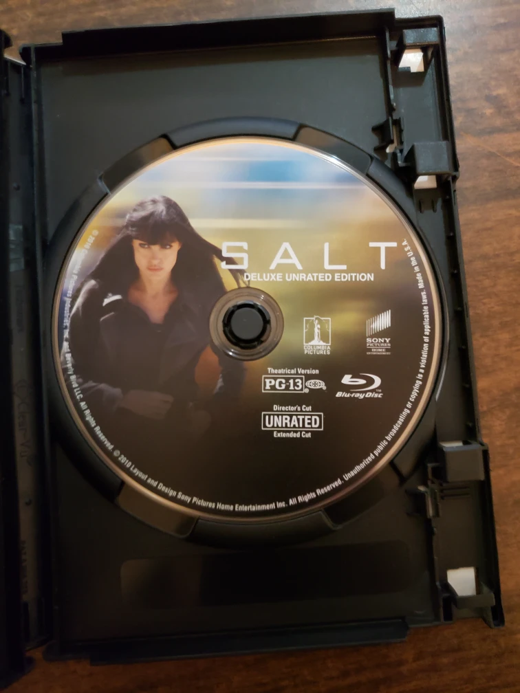 Salt Deluxe Unrated Edition Blu-ray - photo 3