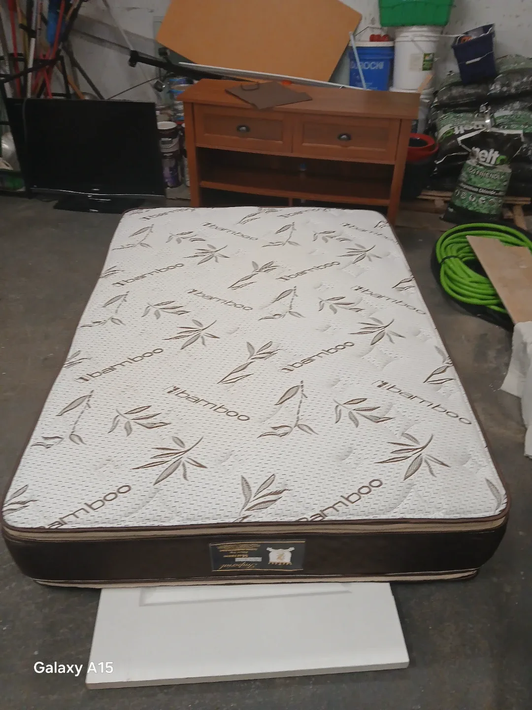 SIZE QUEEN Bamboo Mattress and bed box