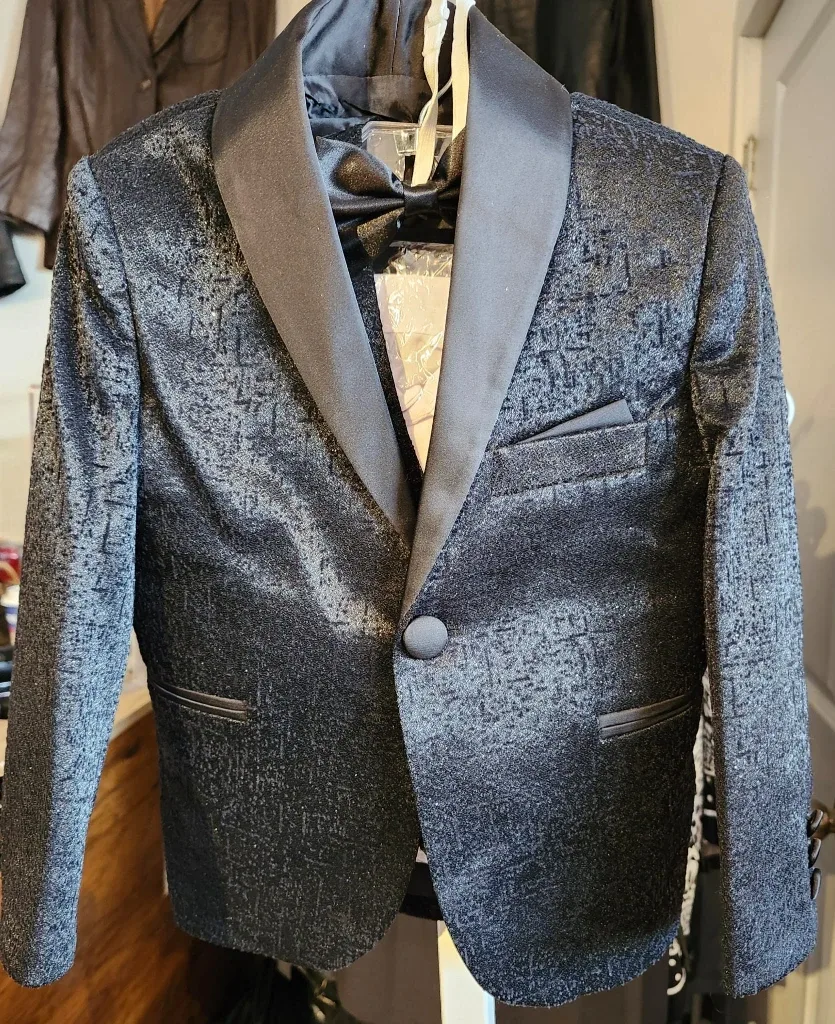 Boys' Black Tuxedo Suit image indicator(2)