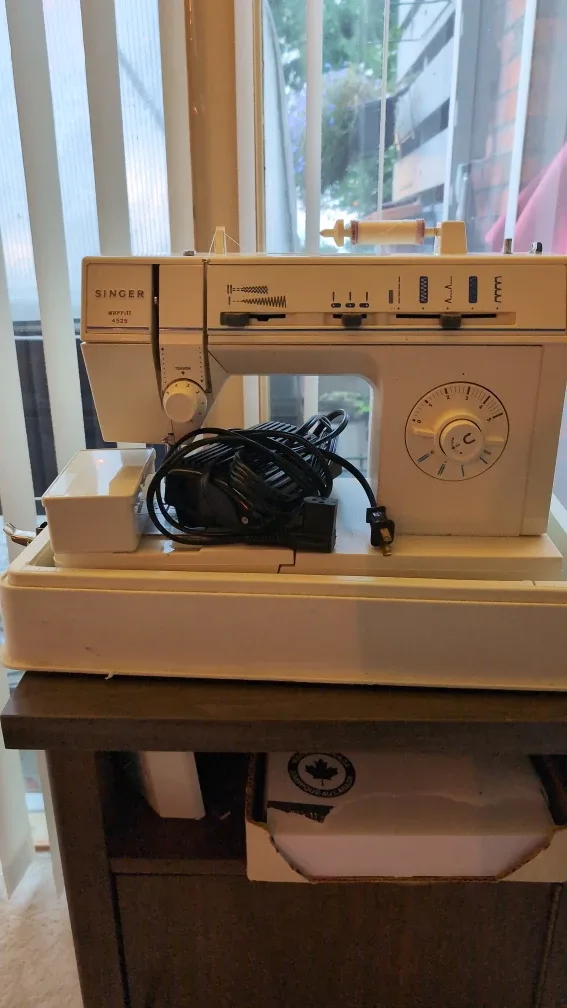 Singer WeFit 4525 Sewing Machine