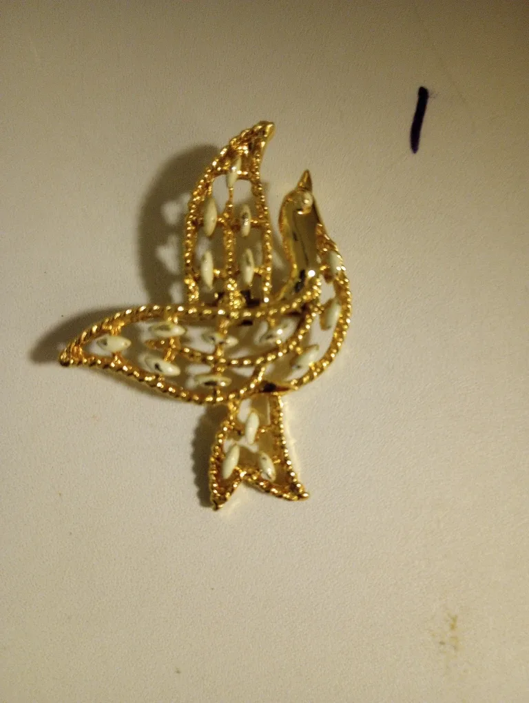 Vintage Gold Tone Brooch