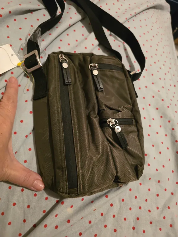 GAP Olive Green Crossbody Bag BNWT image indicator(2)