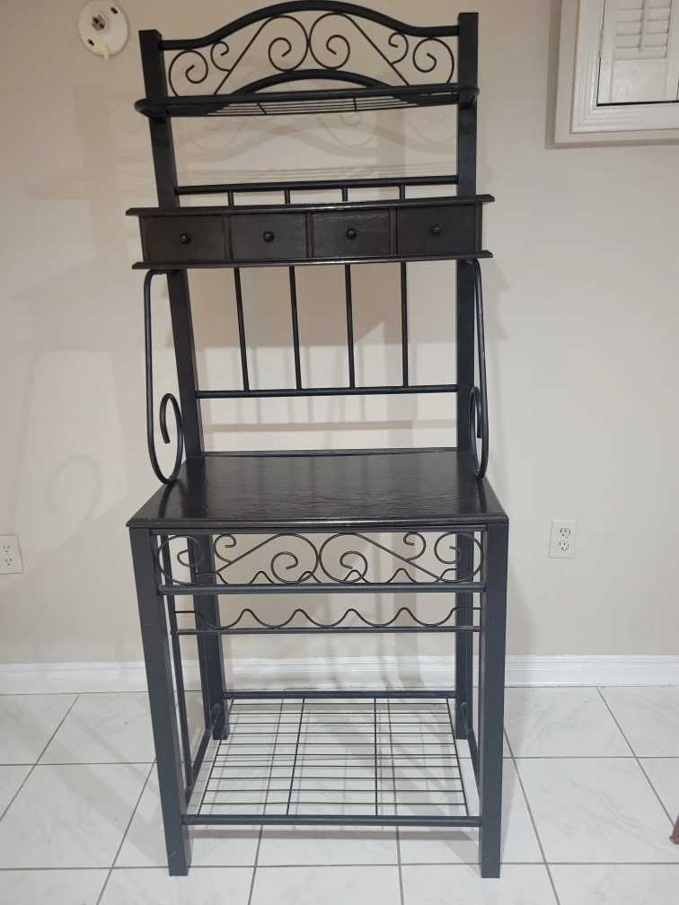 Black Metal Baker's Rack
