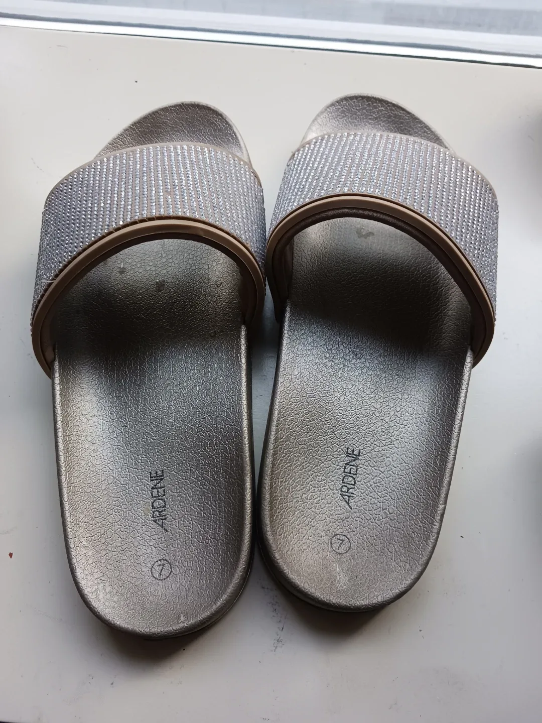 Ardene Slides - Size 7 image indicator(2)