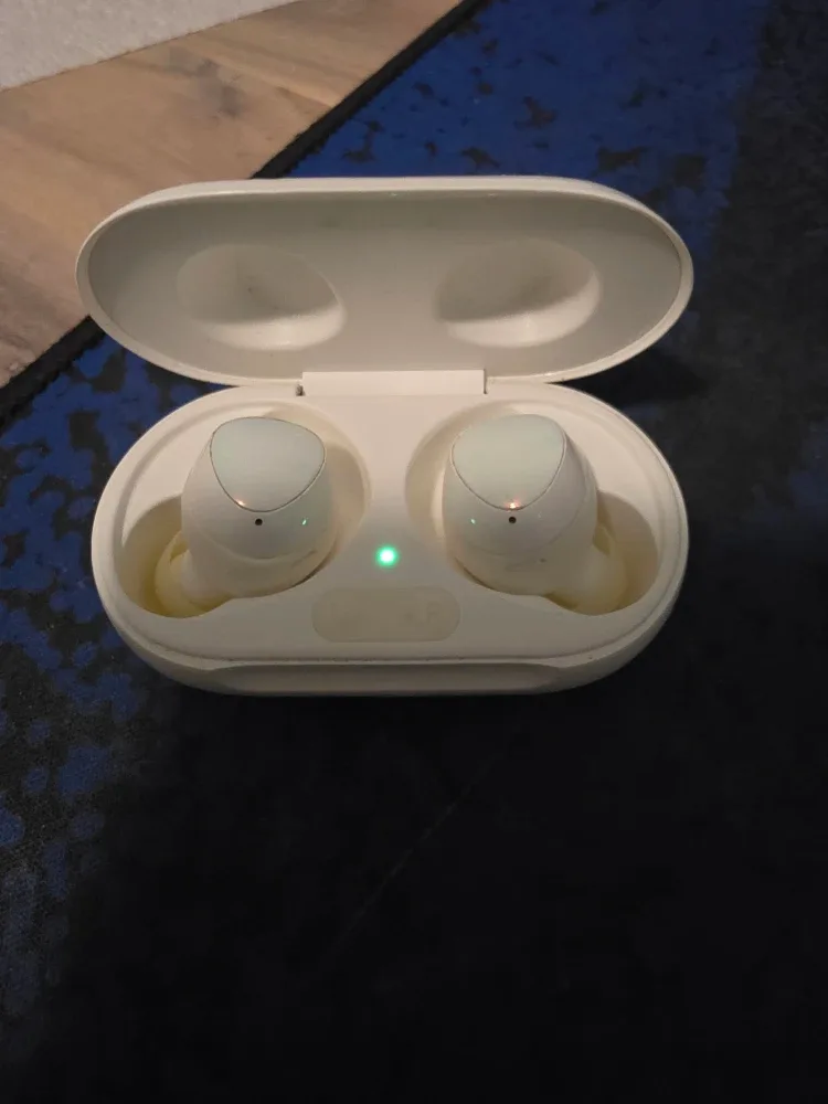 Samsung Galaxy Buds+ White image indicator(2)