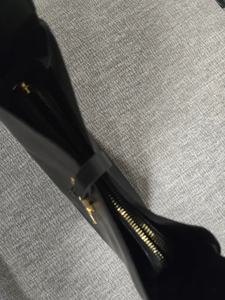 Yves Saint Laurent YSL Black Leather Shoulder Bag image indicator(5)