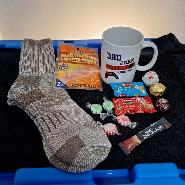 WarmUps Hand Warmers & Dad Joke Mug Gift Set image indicator(5)