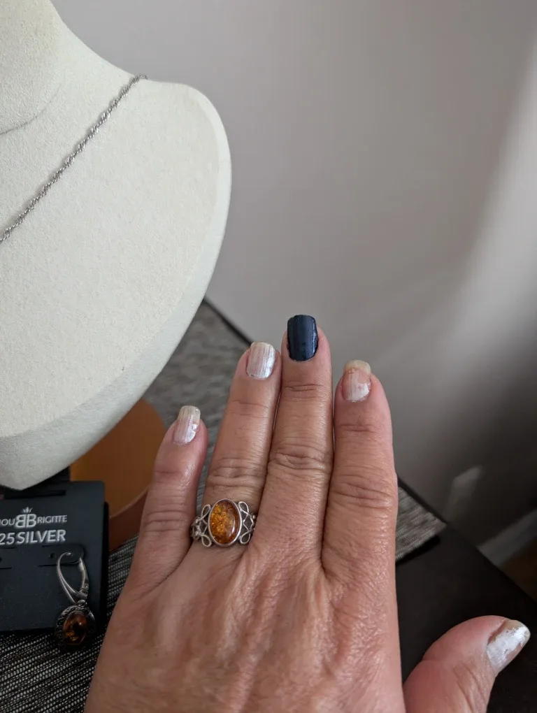 Silver Amber Jewellery Set - Necklace, Ring, Earrings image indicator(3)