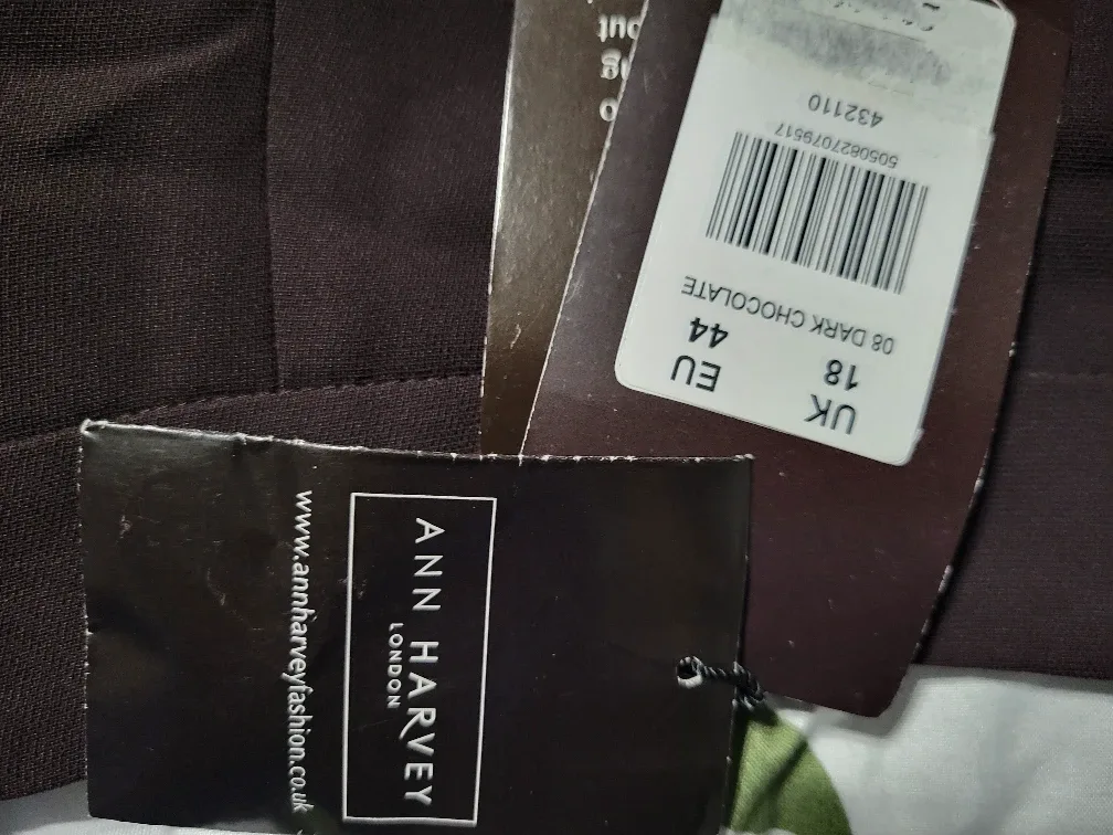 Ann Harvey Dark Chocolate Skirt - Size 18 (UK) image indicator(2)