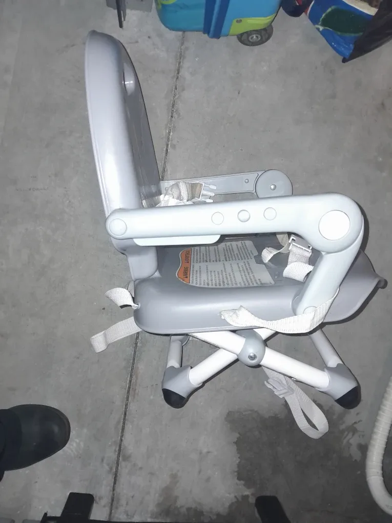 Chicco Grey Booster Seat image indicator(3)