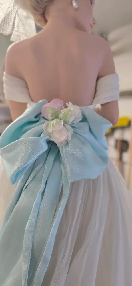 1997 The Ashton-Drake Galleries "Summer Dream" Bride Doll 20" image indicator(4)