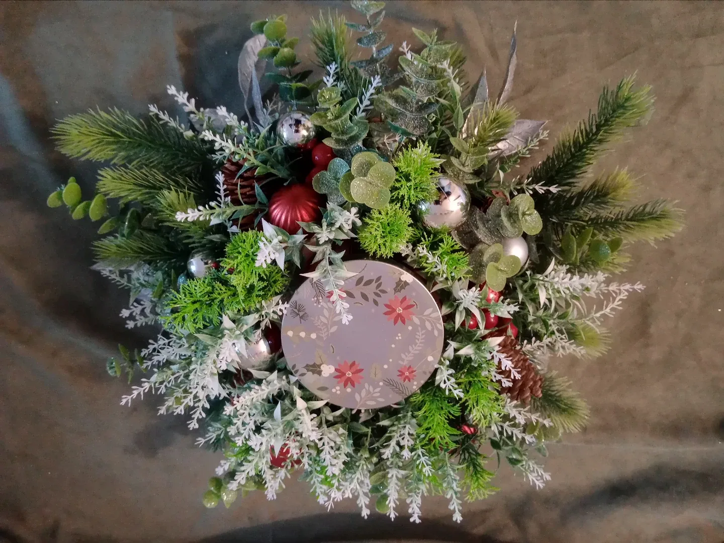 Winter/Christmas Candle Centerpiece image indicator(3)