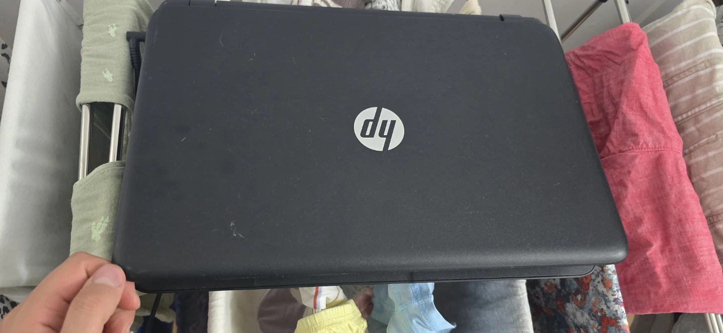 HP Laptop - photo 2