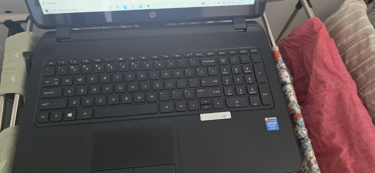 HP Laptop - photo 3