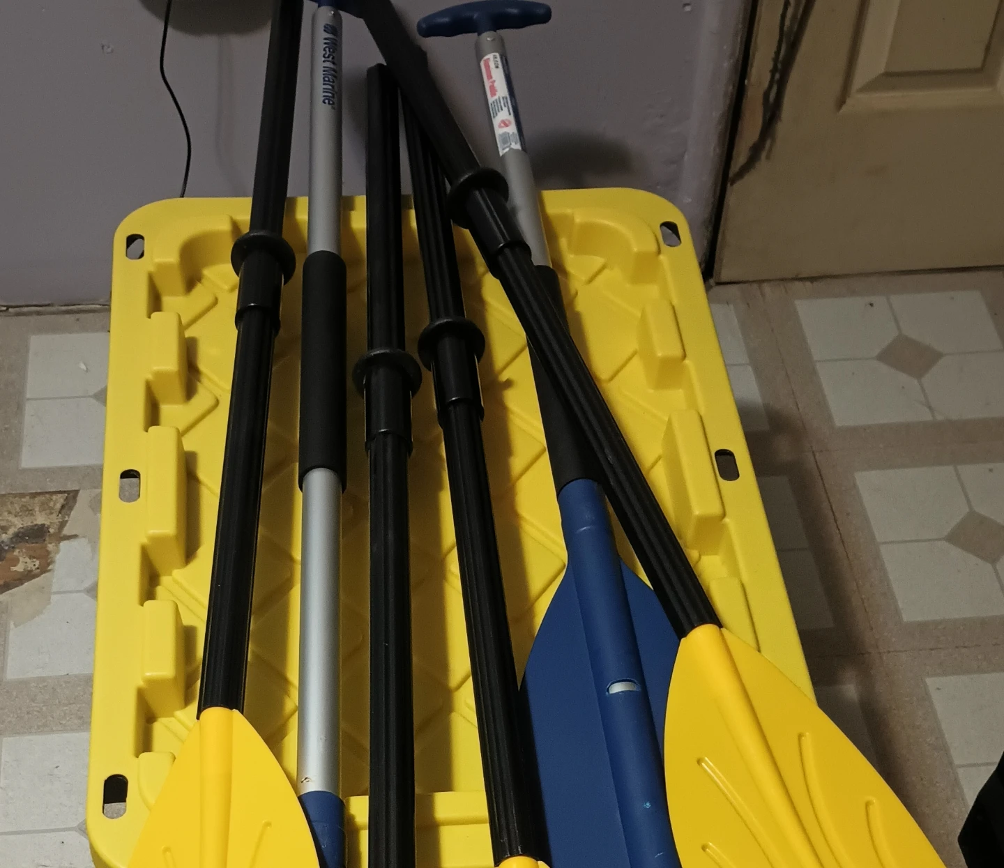 West Marine Aluminum Paddle - 4ft & 5ft + 4 paddles