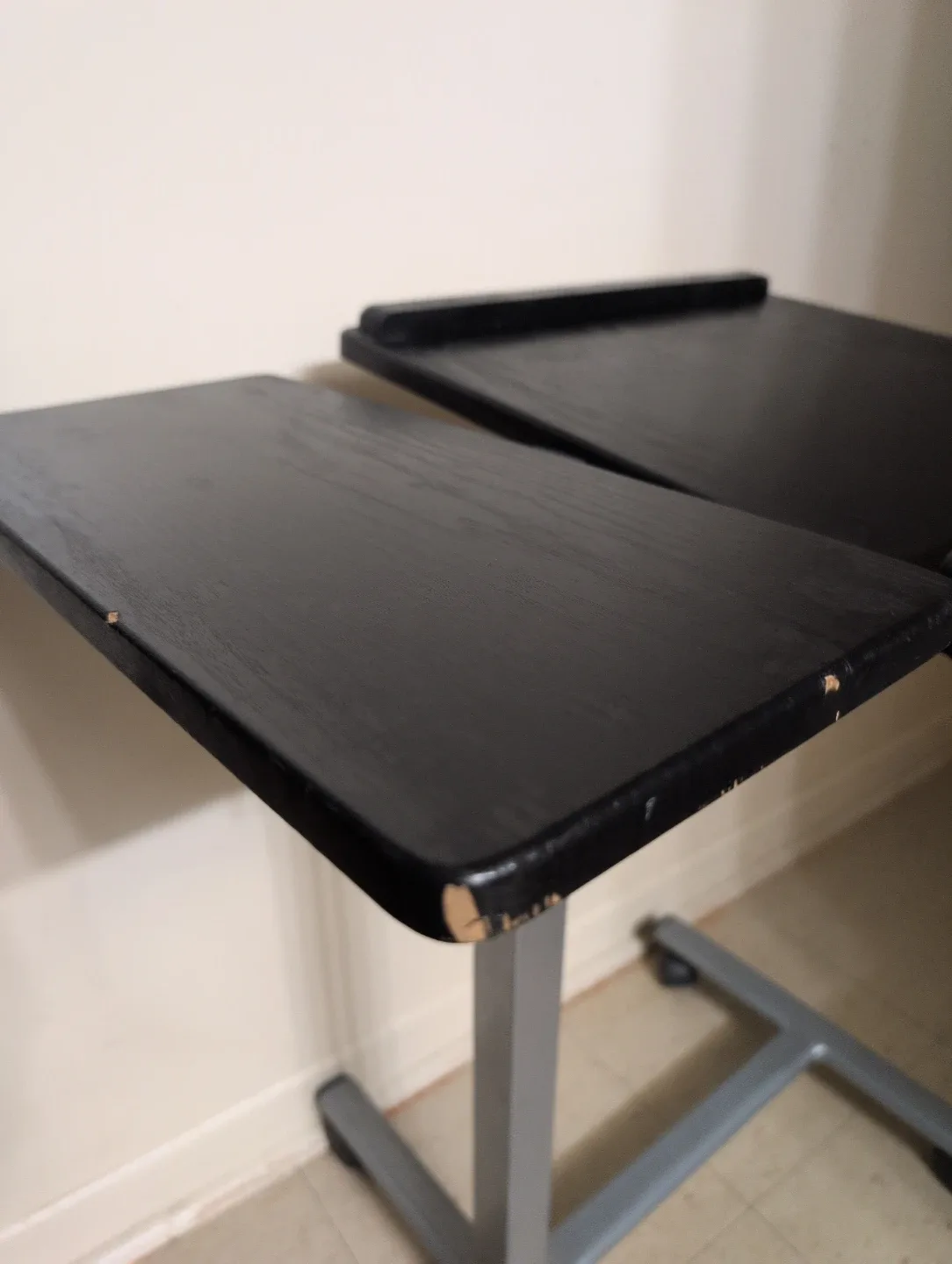 🥕 Adjustable Black drafting/laptop table on wheels with brakes image indicator(4)