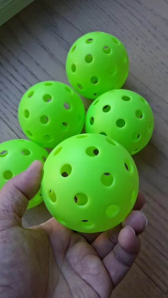 Pickleballs, 5 peices of 40 holes pickleball, OUTDOOR INDOOR use image indicator(2)