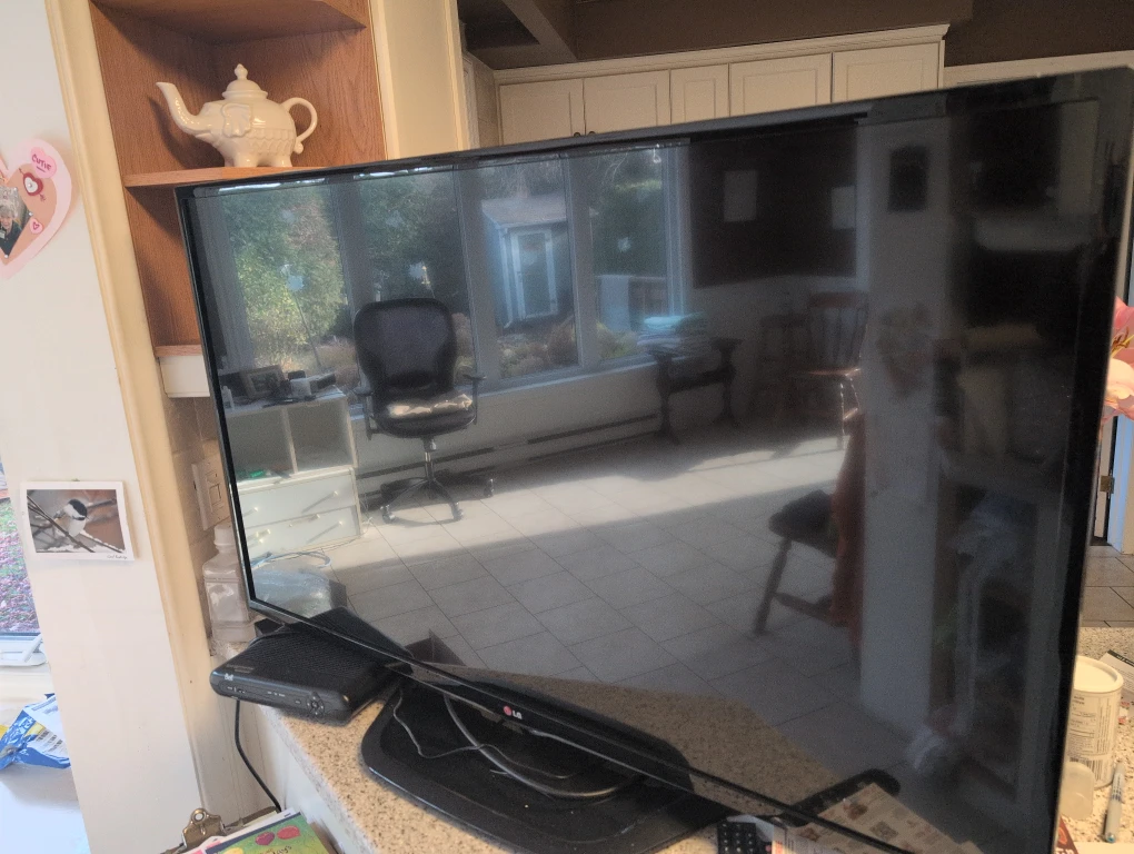 LG 47-inch  LED TV