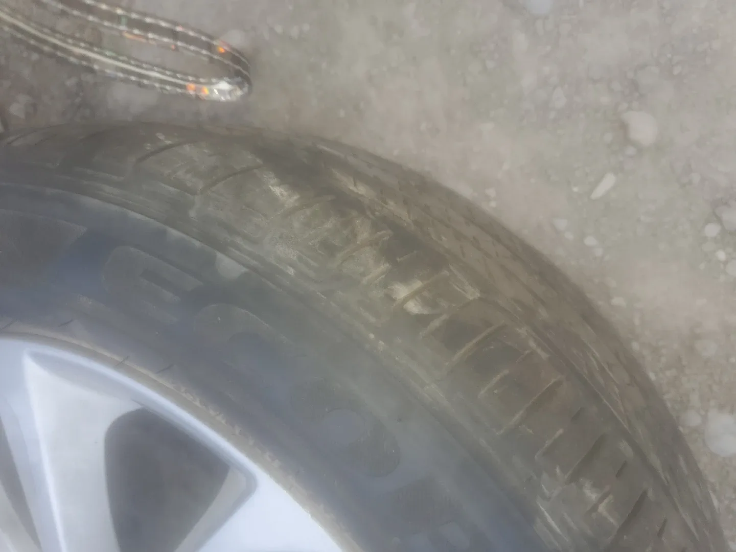 Hyundai Alloy Wheel image indicator(3)