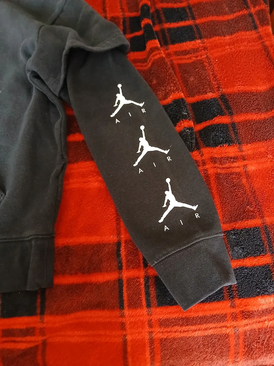 Jordan Air Kids' Black Hoodie size L image indicator(2)
