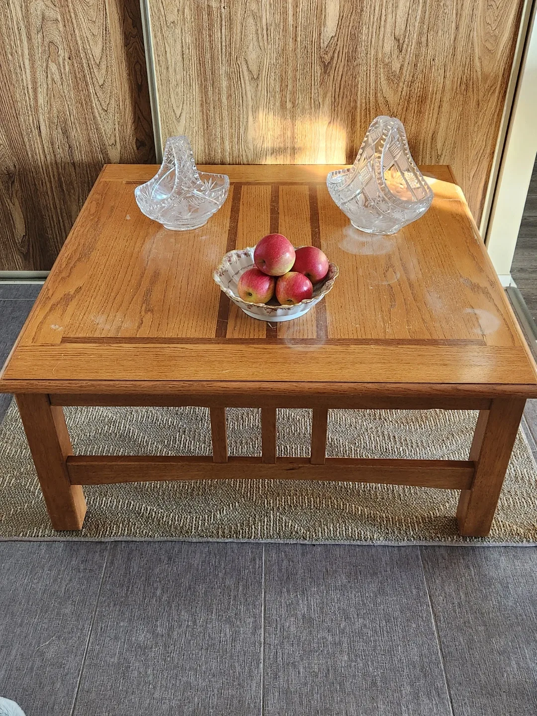 Sturdy wood table image indicator(3)