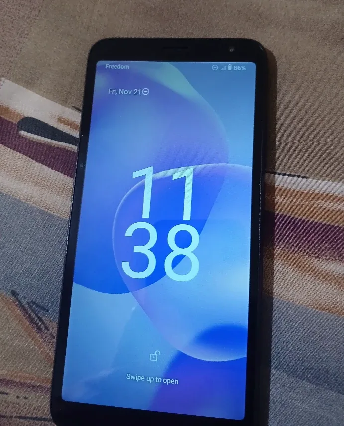 TCL 502 Smartphone - 32GB Storage image indicator(2)