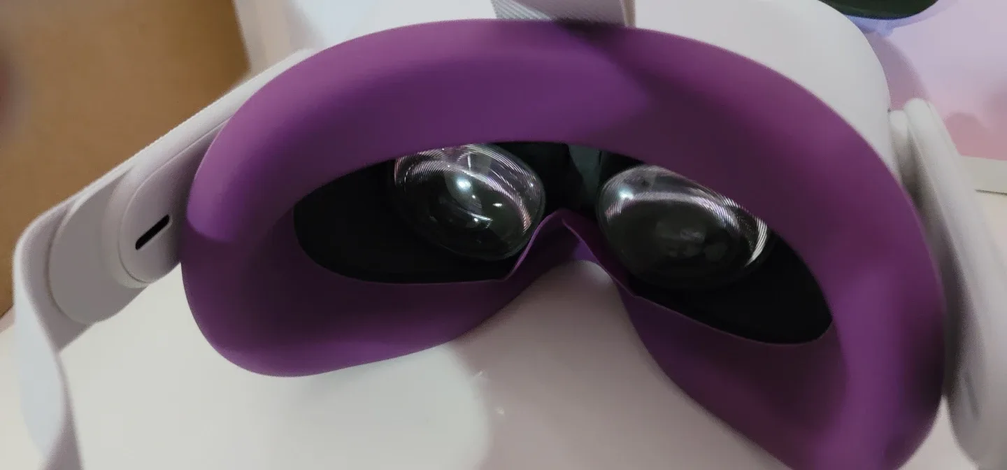 Oculus Quest 2 VR Headset 64GB image indicator(5)