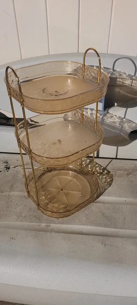 3-Tier Gold-tone Serving Stand image indicator(2)