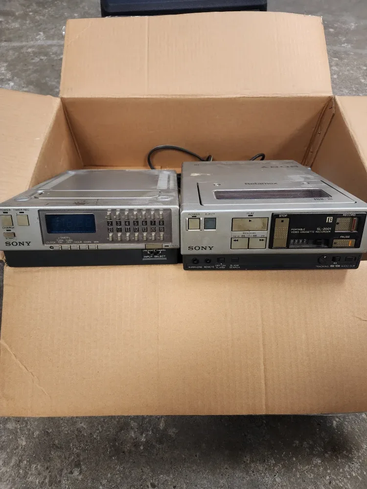 Sony Betamax Portable Video Cassette Recorder SL-2001 image indicator(2)