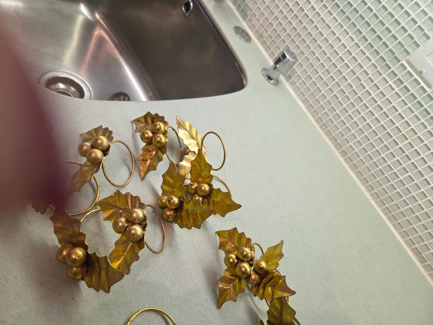 Gold Holly Berry Napkin Rings (6) image indicator(3)