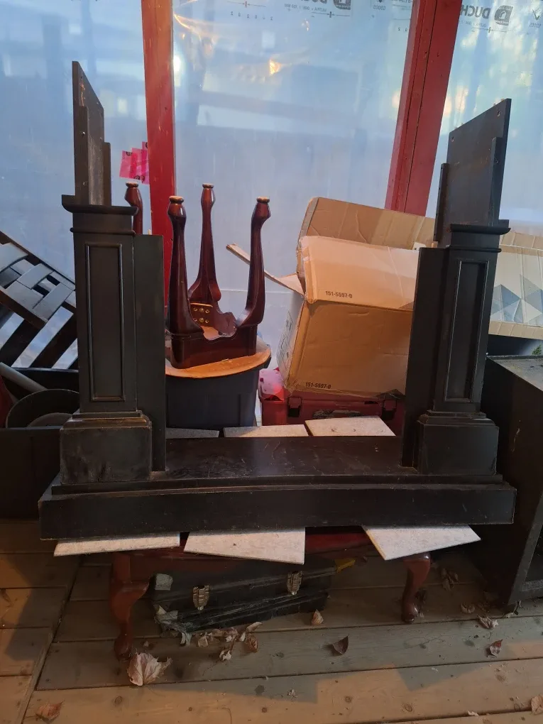 Black Fireplace Mantel image indicator(5)