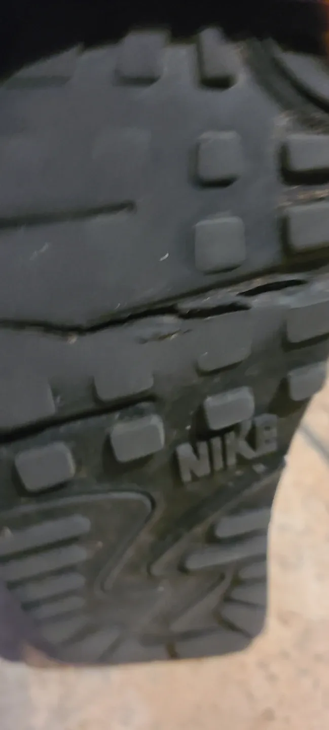 Nike Air Max 90 Black US 8.5 image indicator(6)