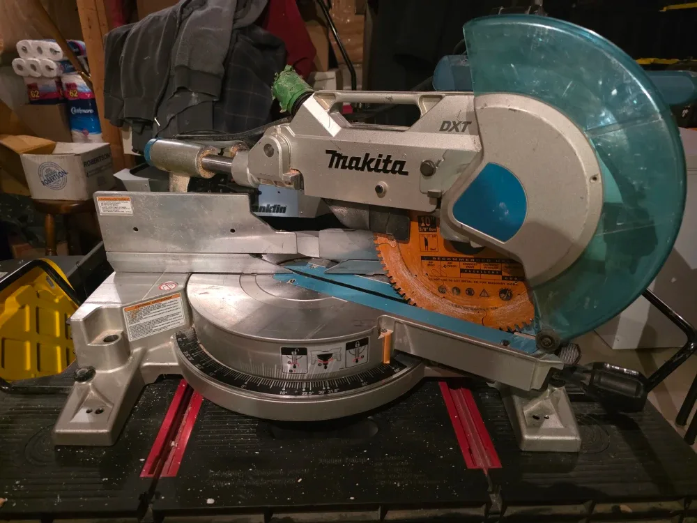 Makita DXT Miter Saw 10 inch