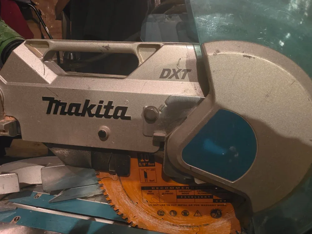 Makita DXT Miter Saw 10 inch image indicator(2)