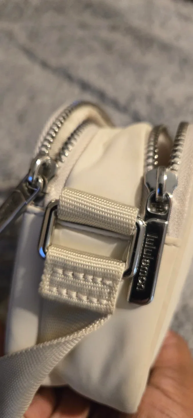 Lululemon Everywhere Belt Bag - White Opal image indicator(5)