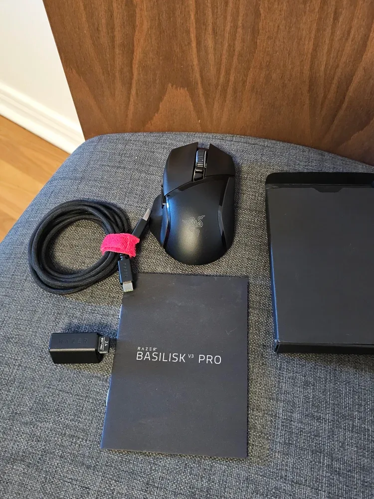 Razer Basilisk V3 Pro Wireless Gaming Mouse image indicator(9)